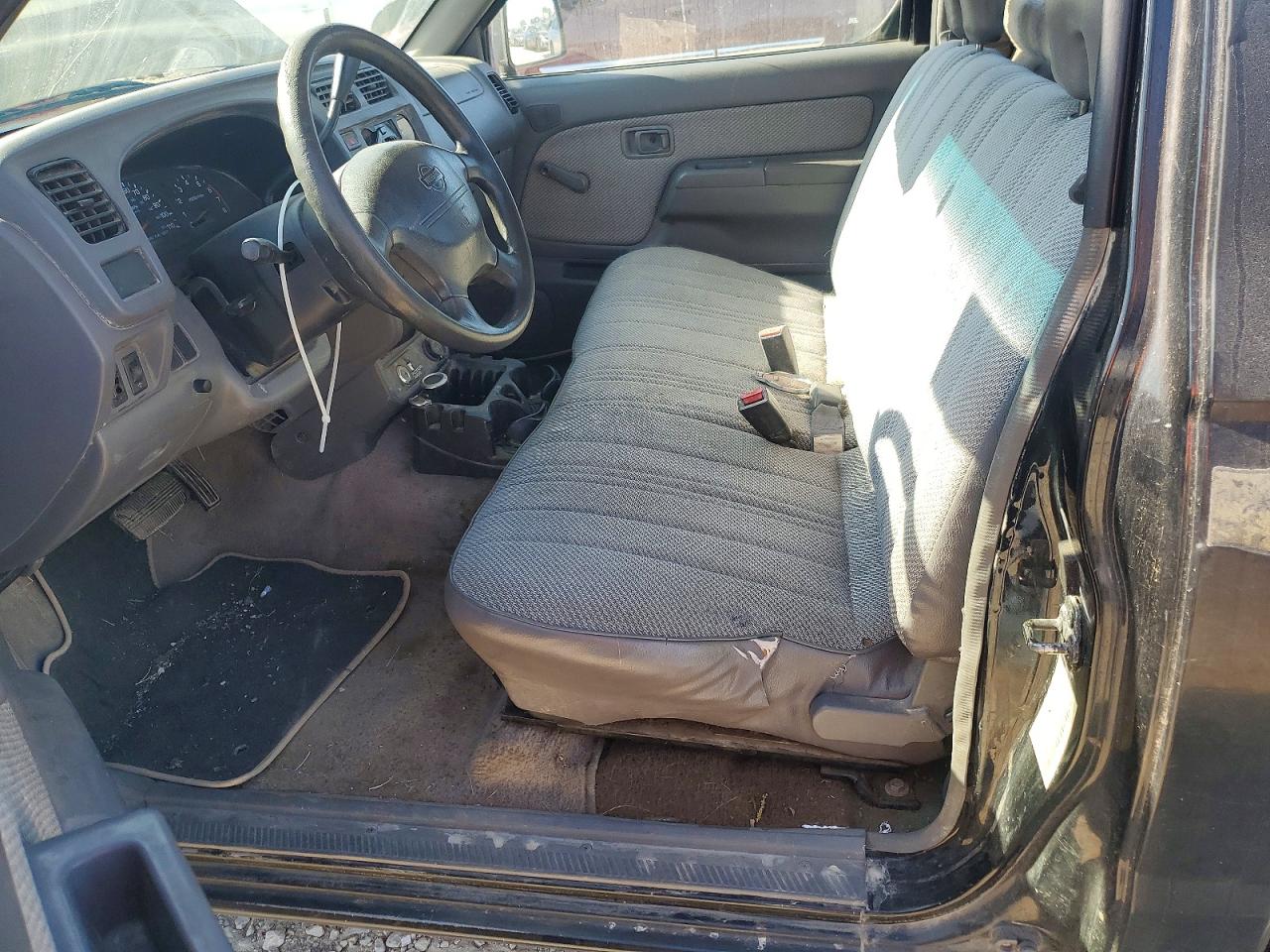 Nissan Frontier Xe