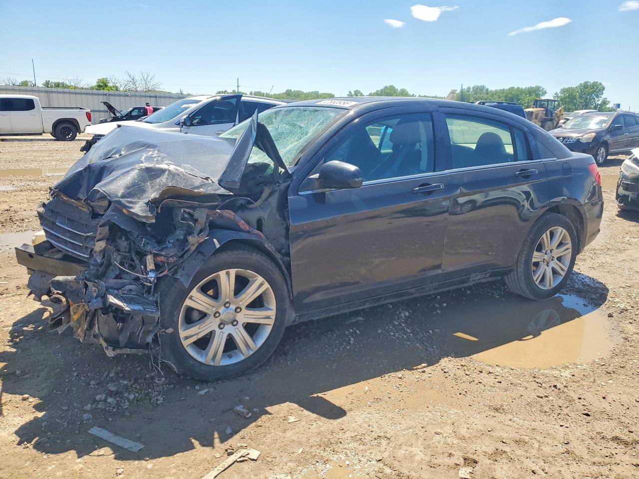 Salvage Chrysler Sebring Image