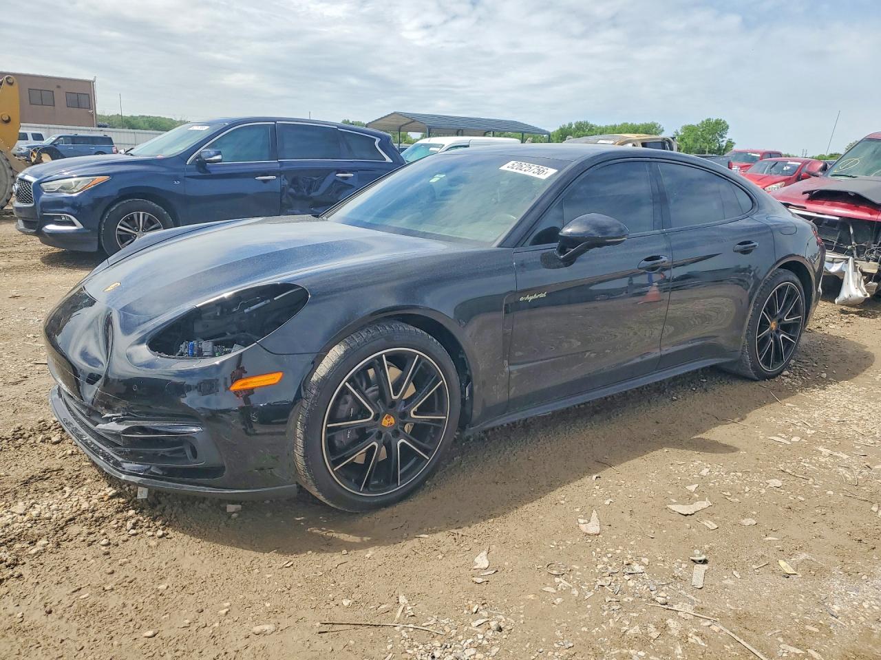 Salvage Porsche Panamera Image