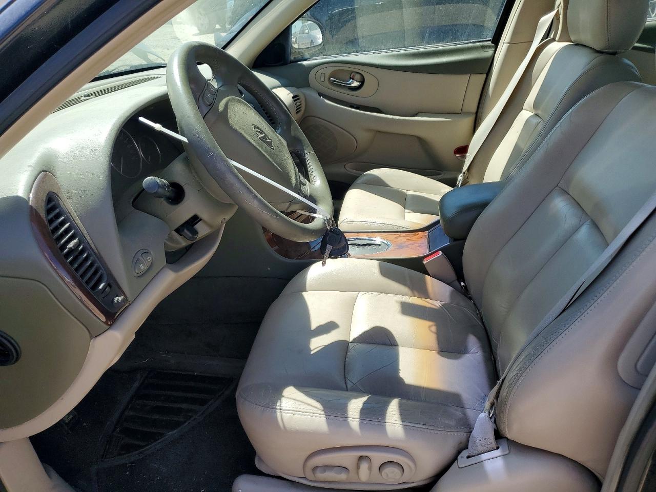 Oldsmobile Aurora