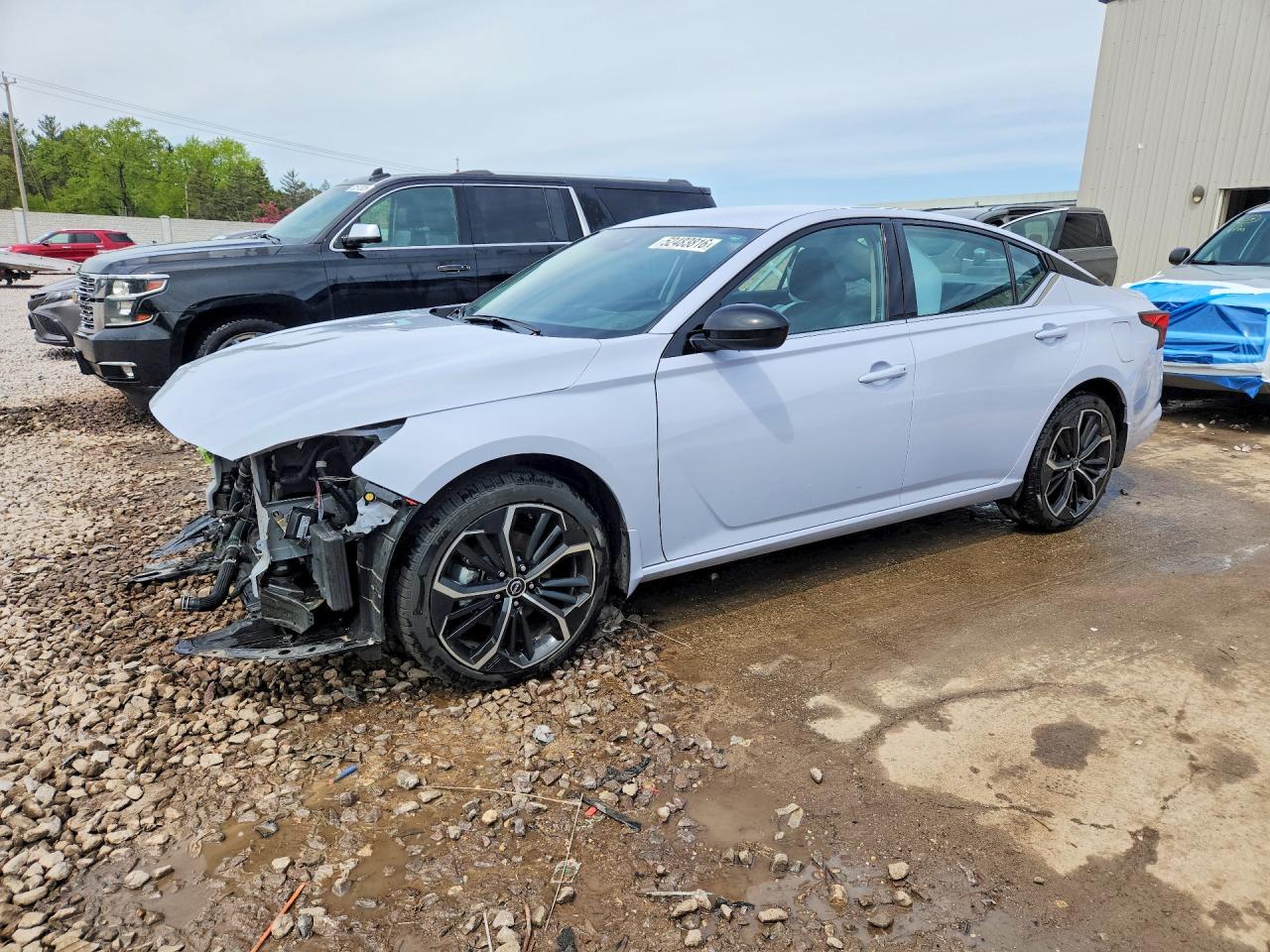 Salvage Nissan Altima Image