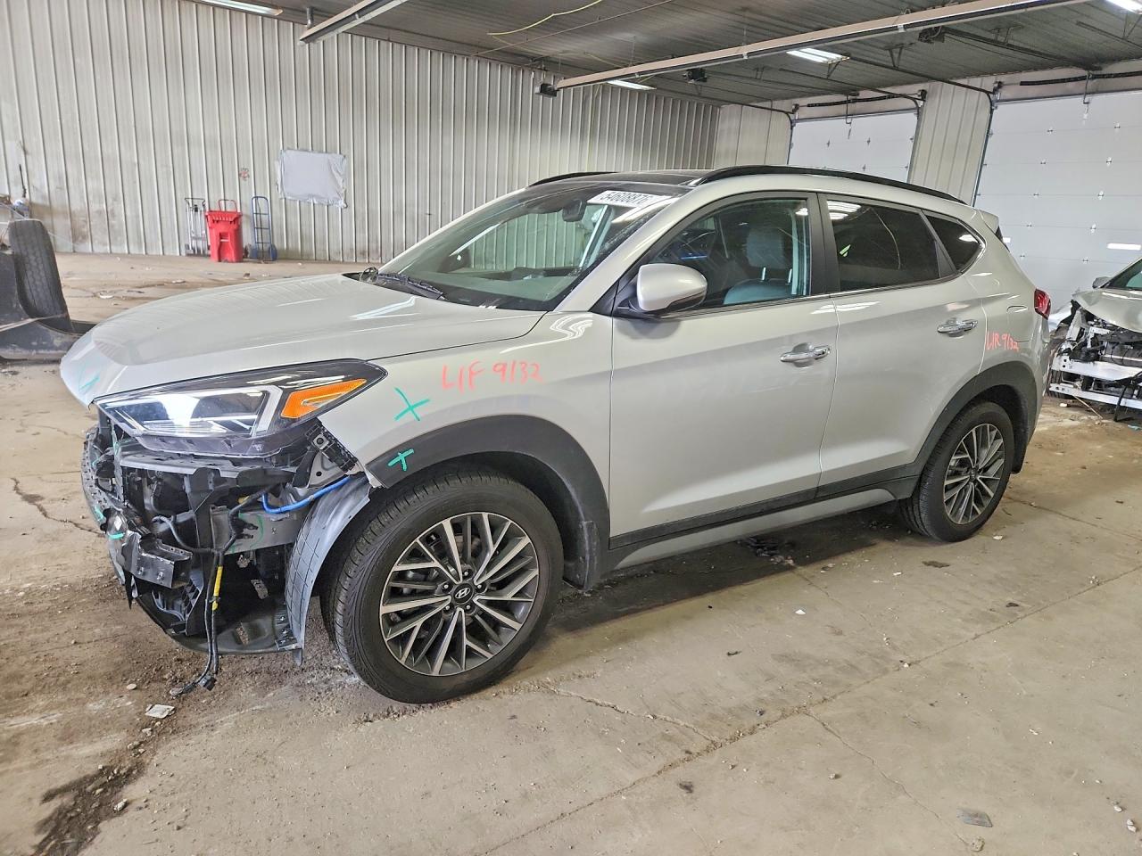Salvage Hyundai TUCSON Image