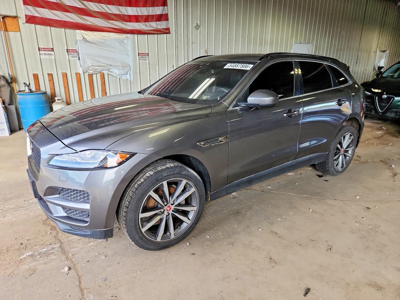 Salvage Jaguar F-PACE Image