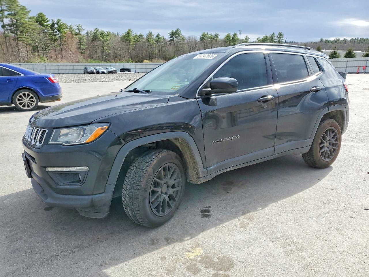 Salvage Jeep Compass Image