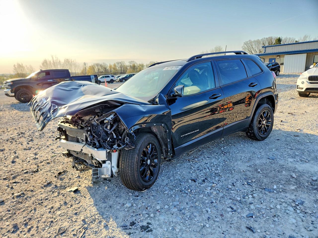 Salvage Jeep Cherokee Image