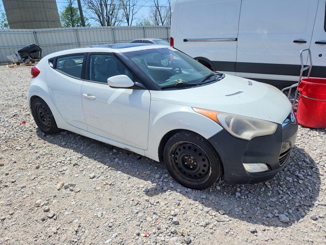 Hyundai VELOSTER Base