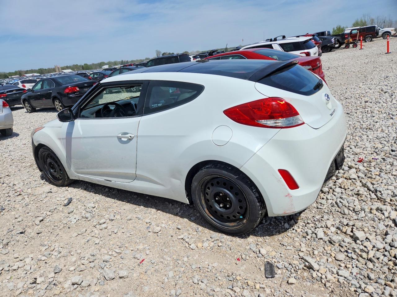 Hyundai VELOSTER Base
