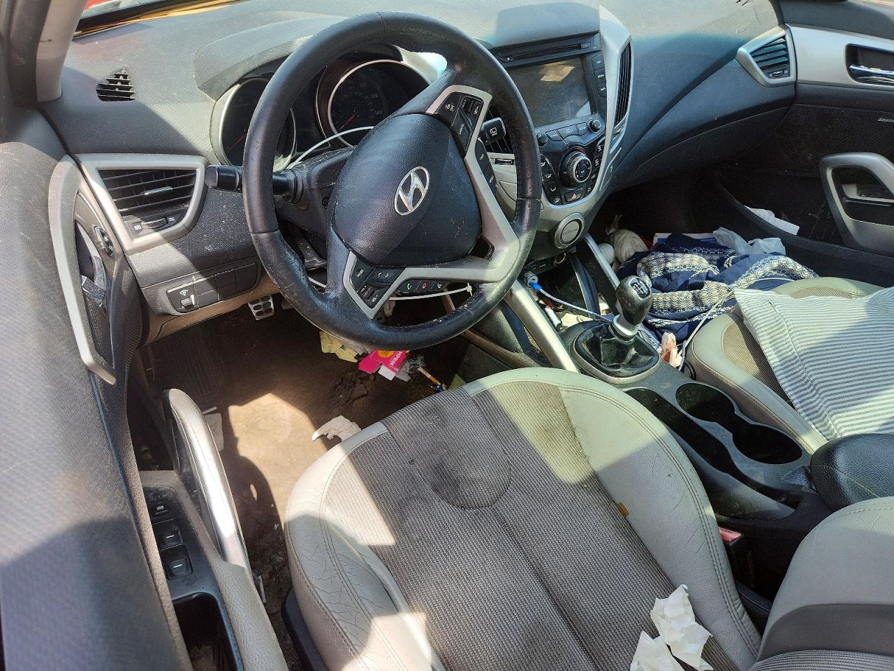 Hyundai VELOSTER Base