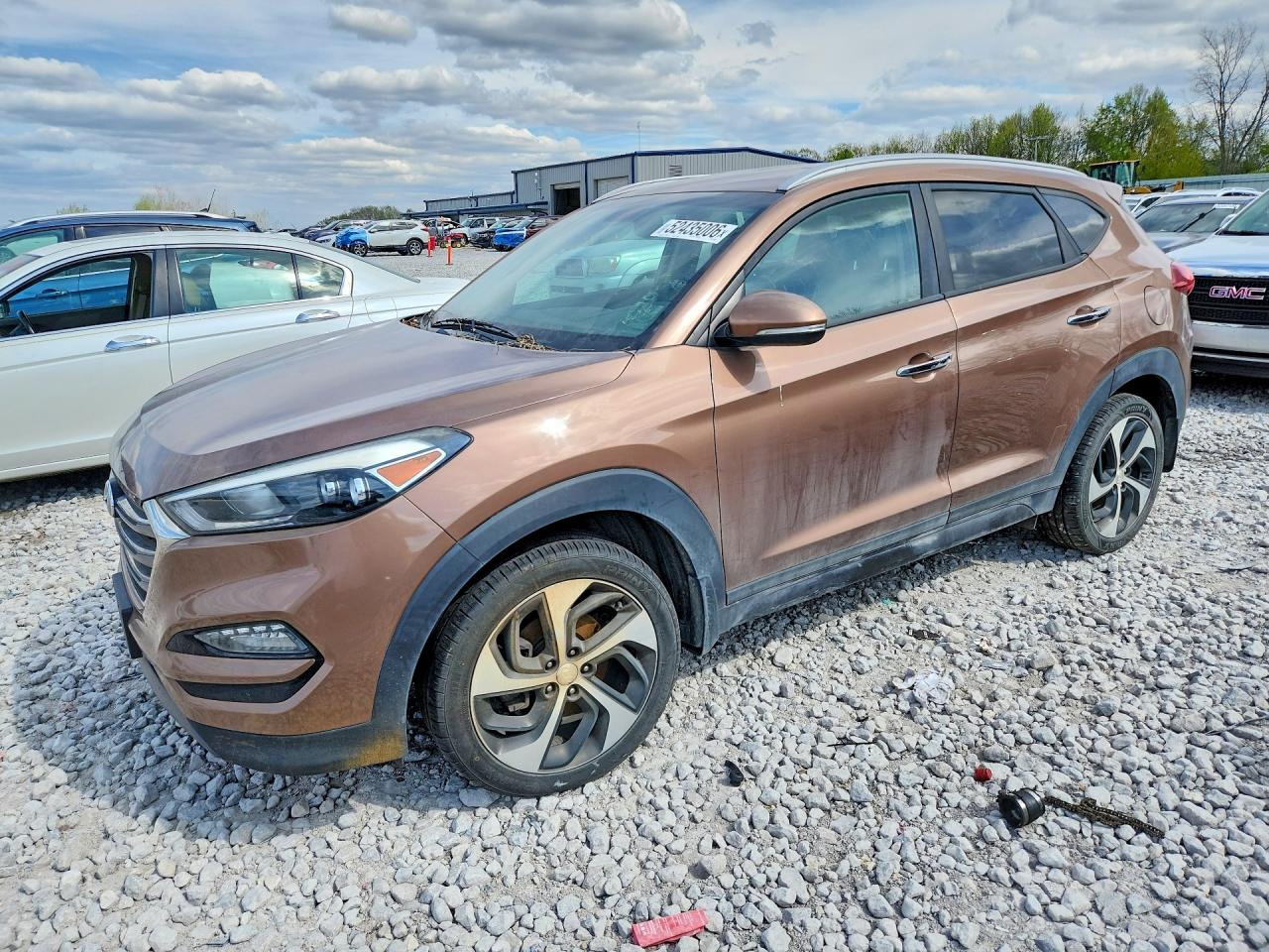 Salvage Hyundai TUCSON Image