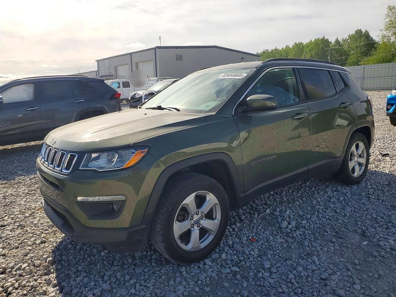 Salvage Jeep Compass Image