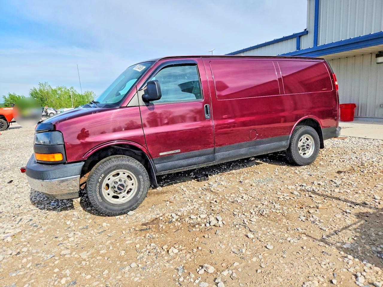Salvage GMC Savana Image