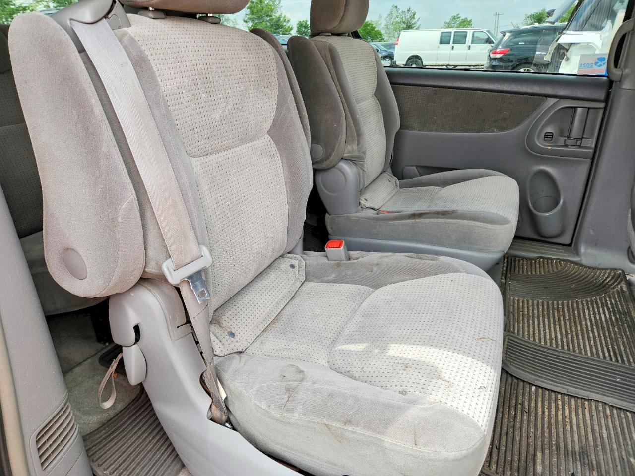 Toyota Sienna Le 7-passenger