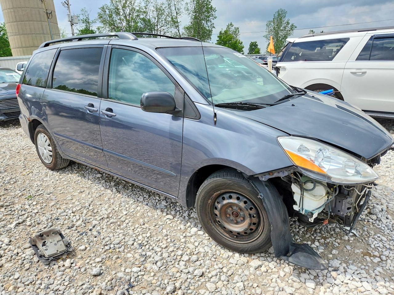 Toyota Sienna Le 7-passenger