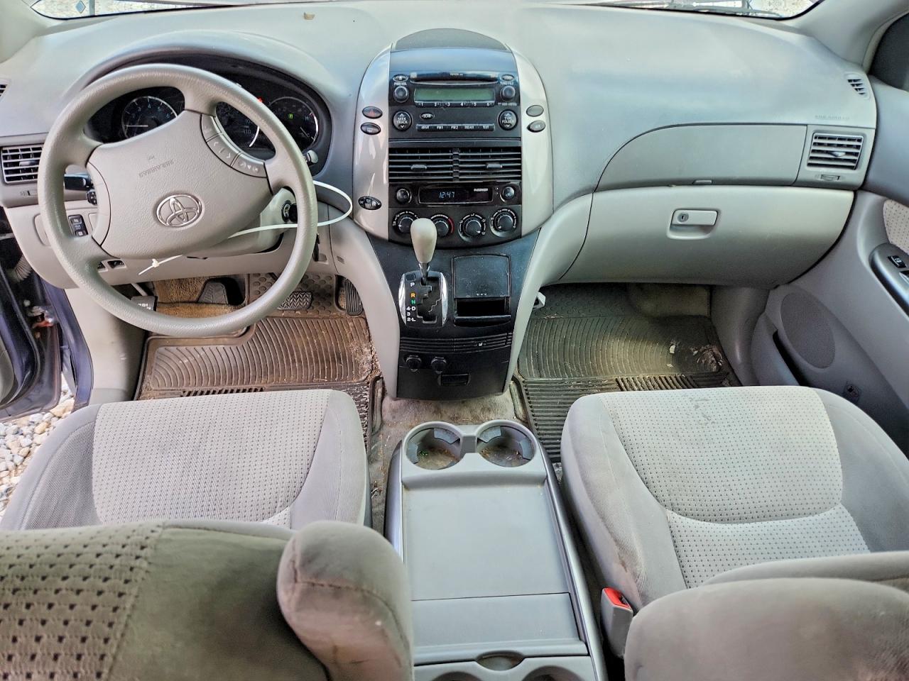 Toyota Sienna Le 7-passenger