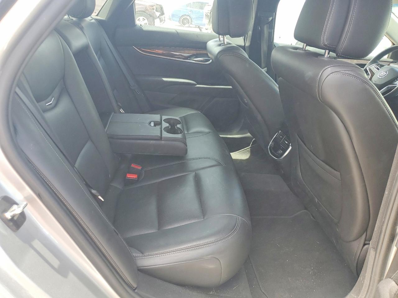 Cadillac XTS Luxury Collection