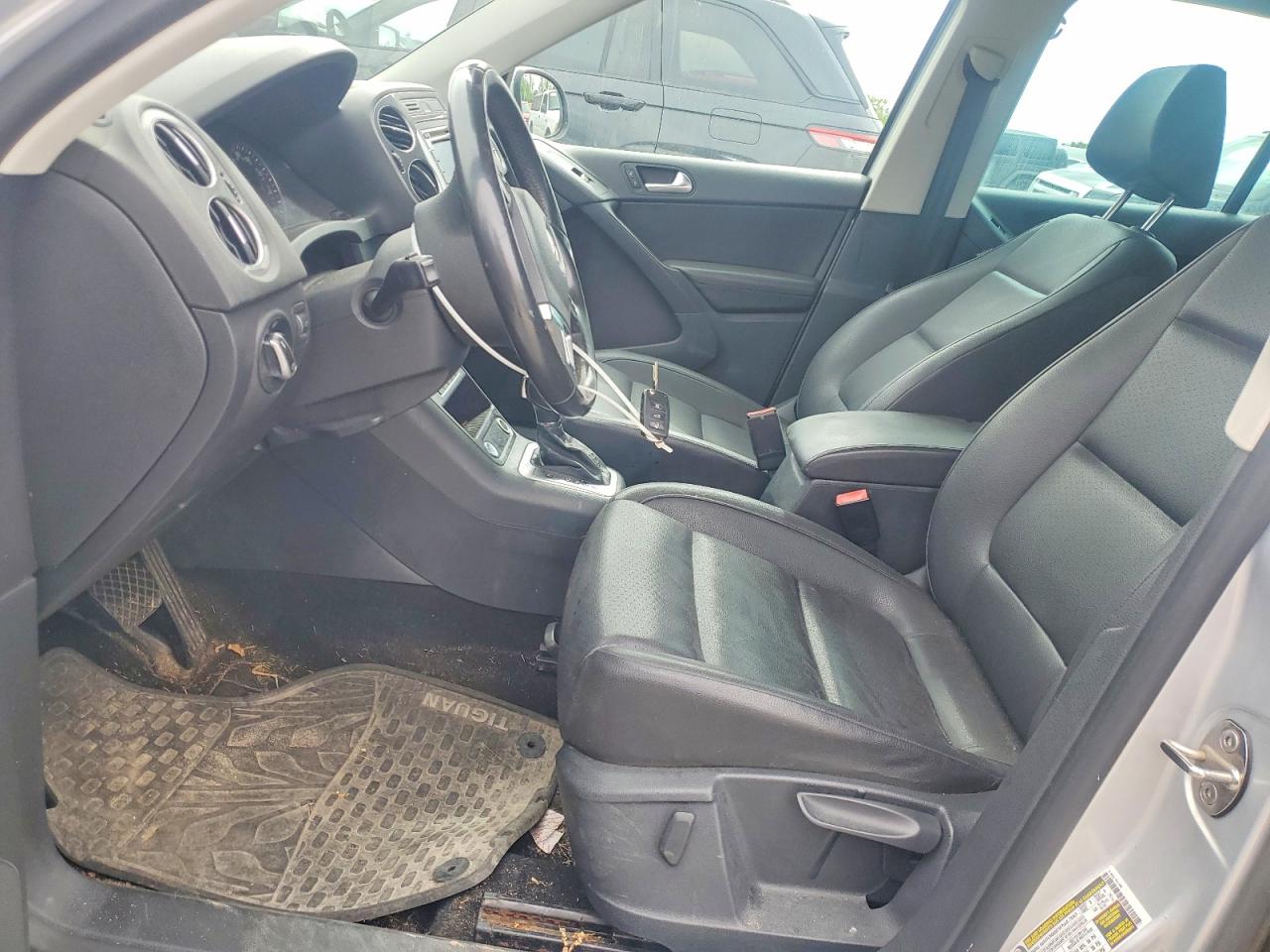 Volkswagen Tiguan S