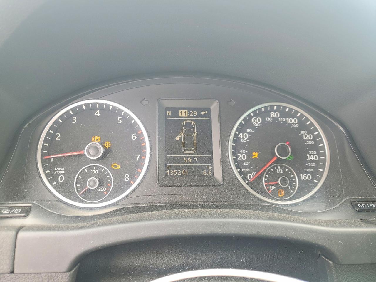 Volkswagen Tiguan S