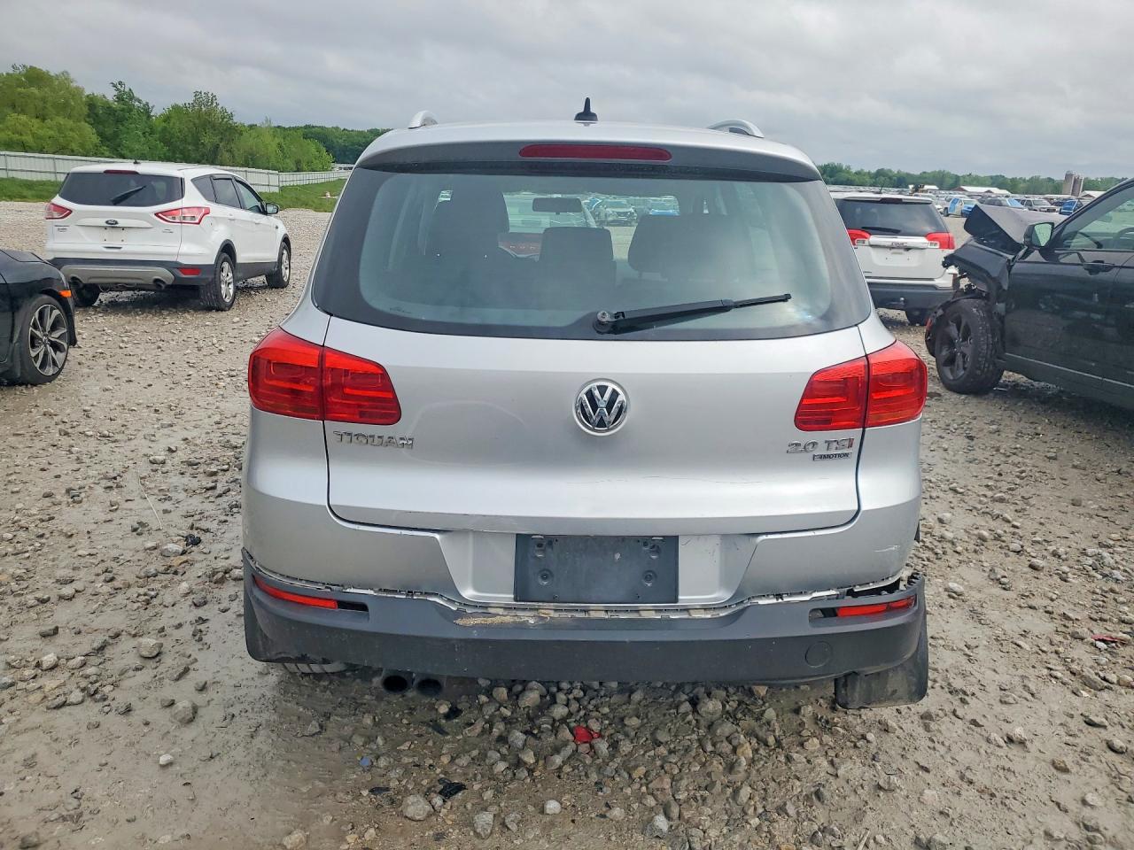 Volkswagen Tiguan S