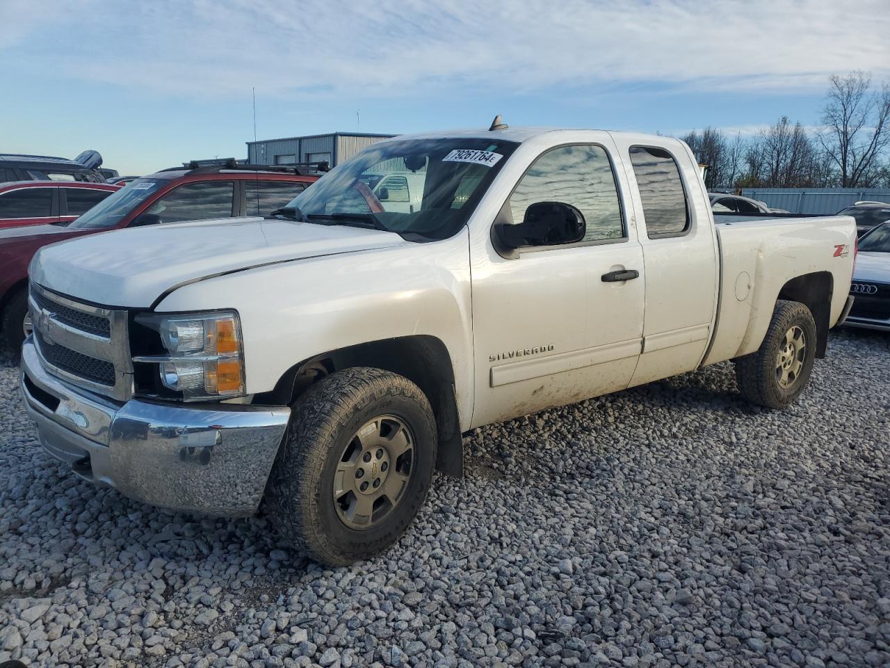 Salvage Chevrolet Silverado Image