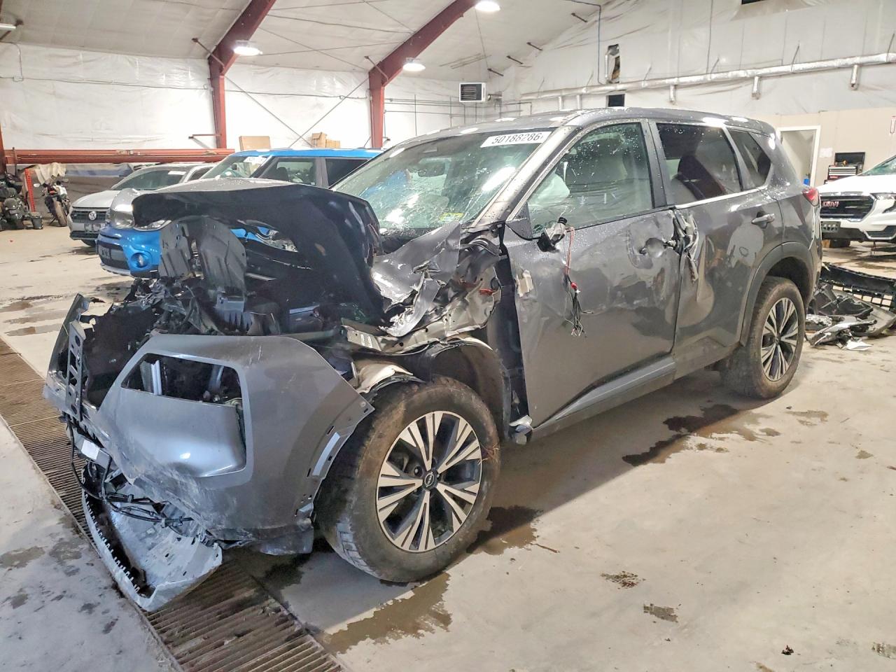 Salvage Nissan Rogue Image