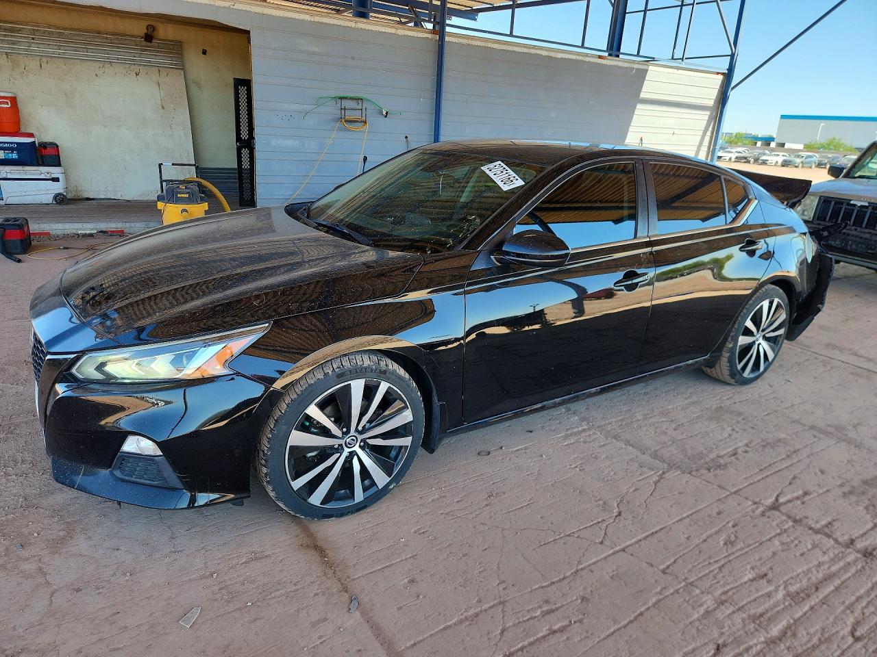 Salvage Nissan Altima Image