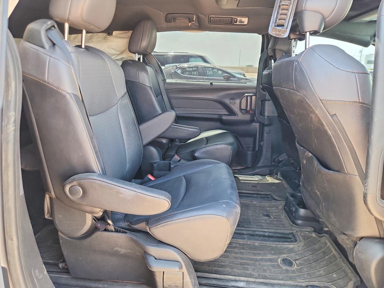 Toyota Sienna Woodland Edition