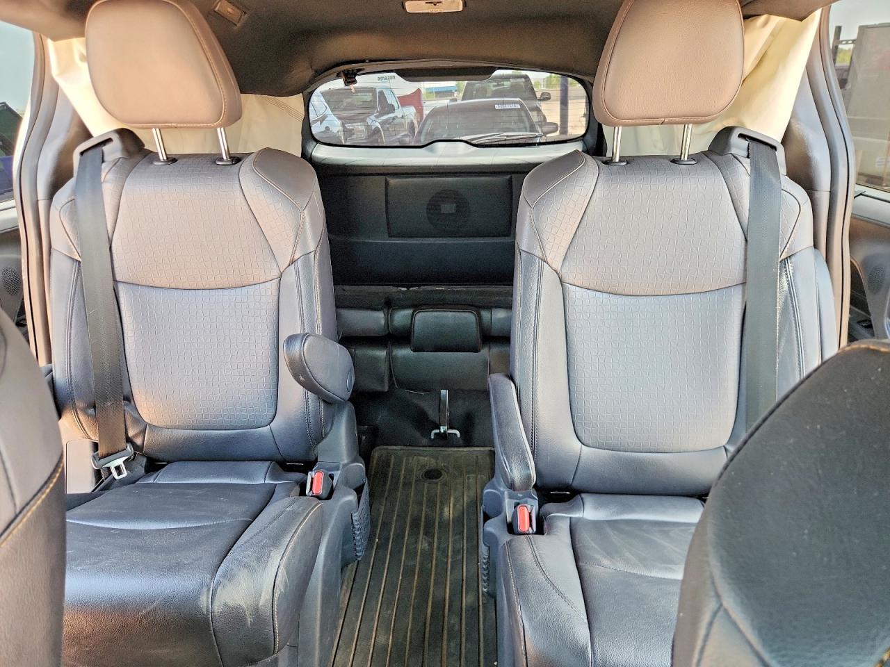 Toyota Sienna Woodland Edition