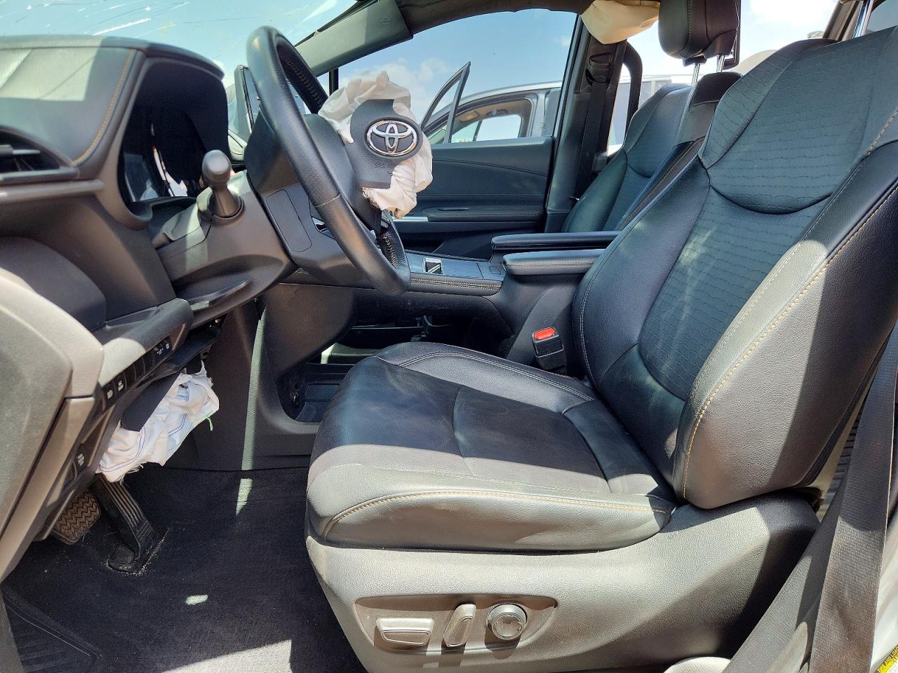 Toyota Sienna Woodland Edition
