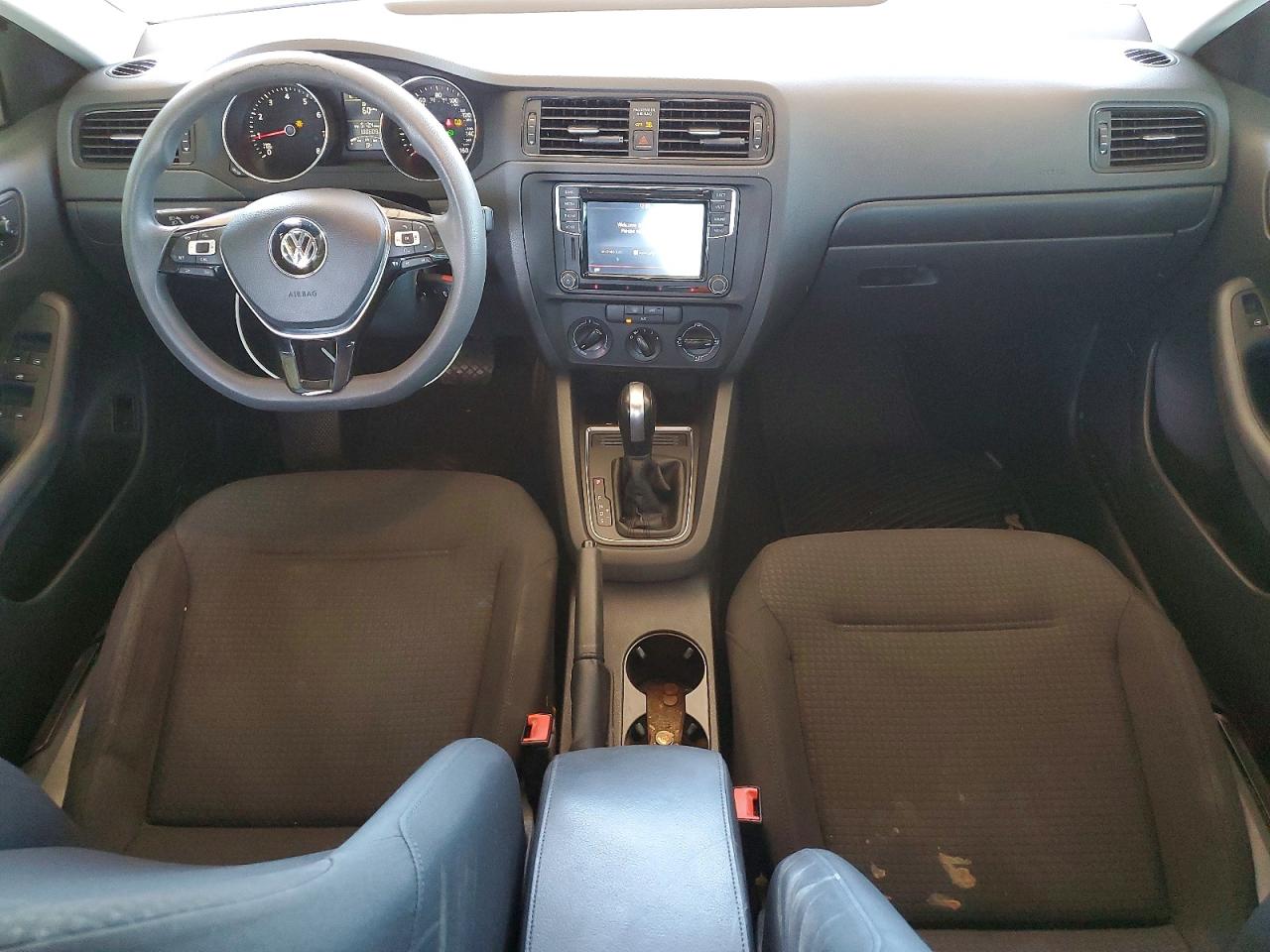 Volkswagen Jetta S