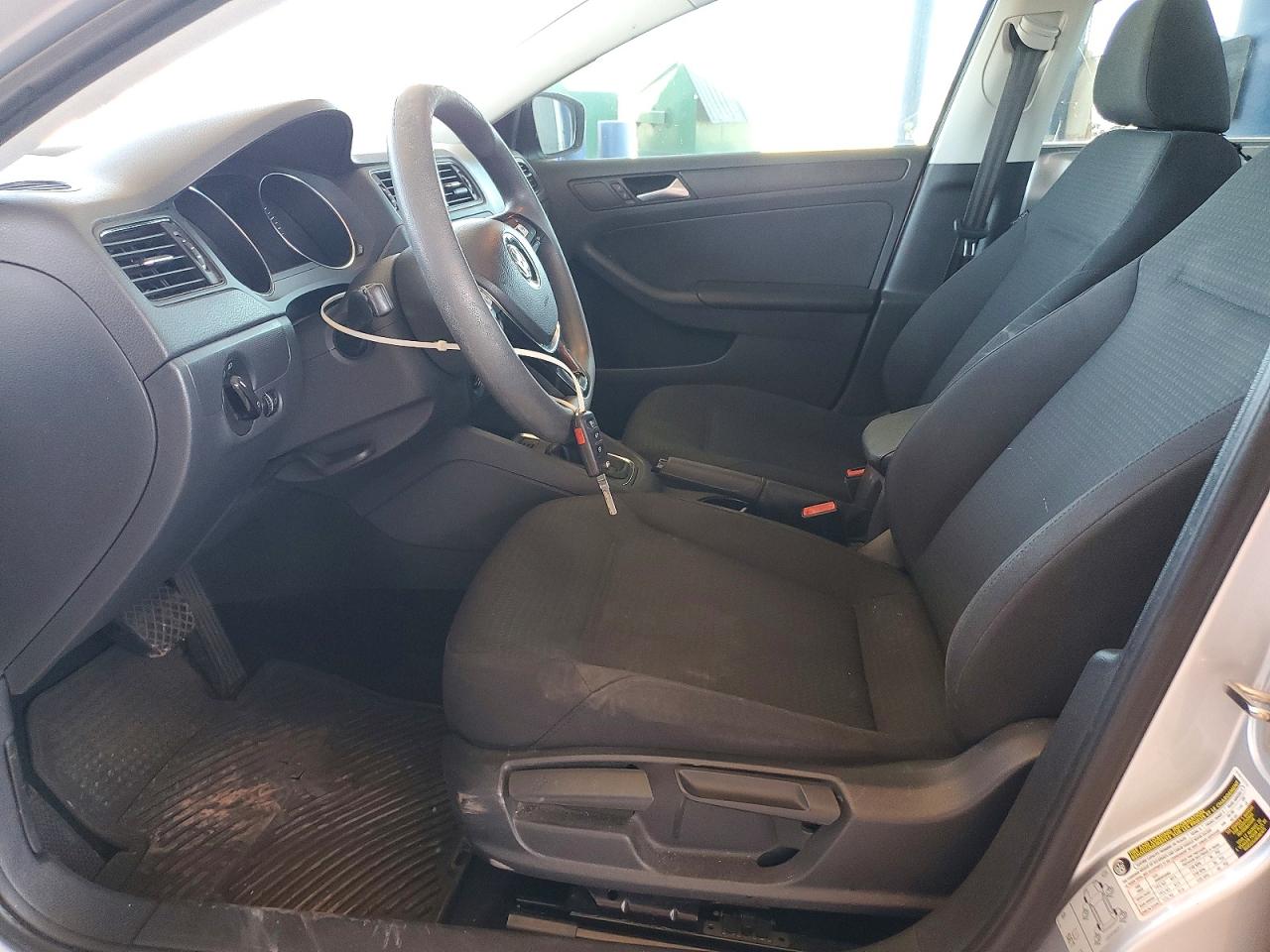 Volkswagen Jetta S