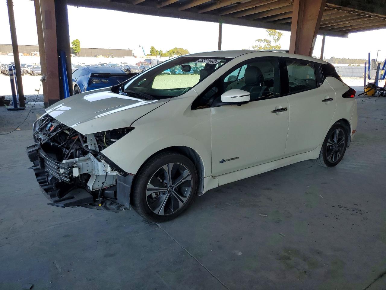 Salvage Nissan LEAF Image