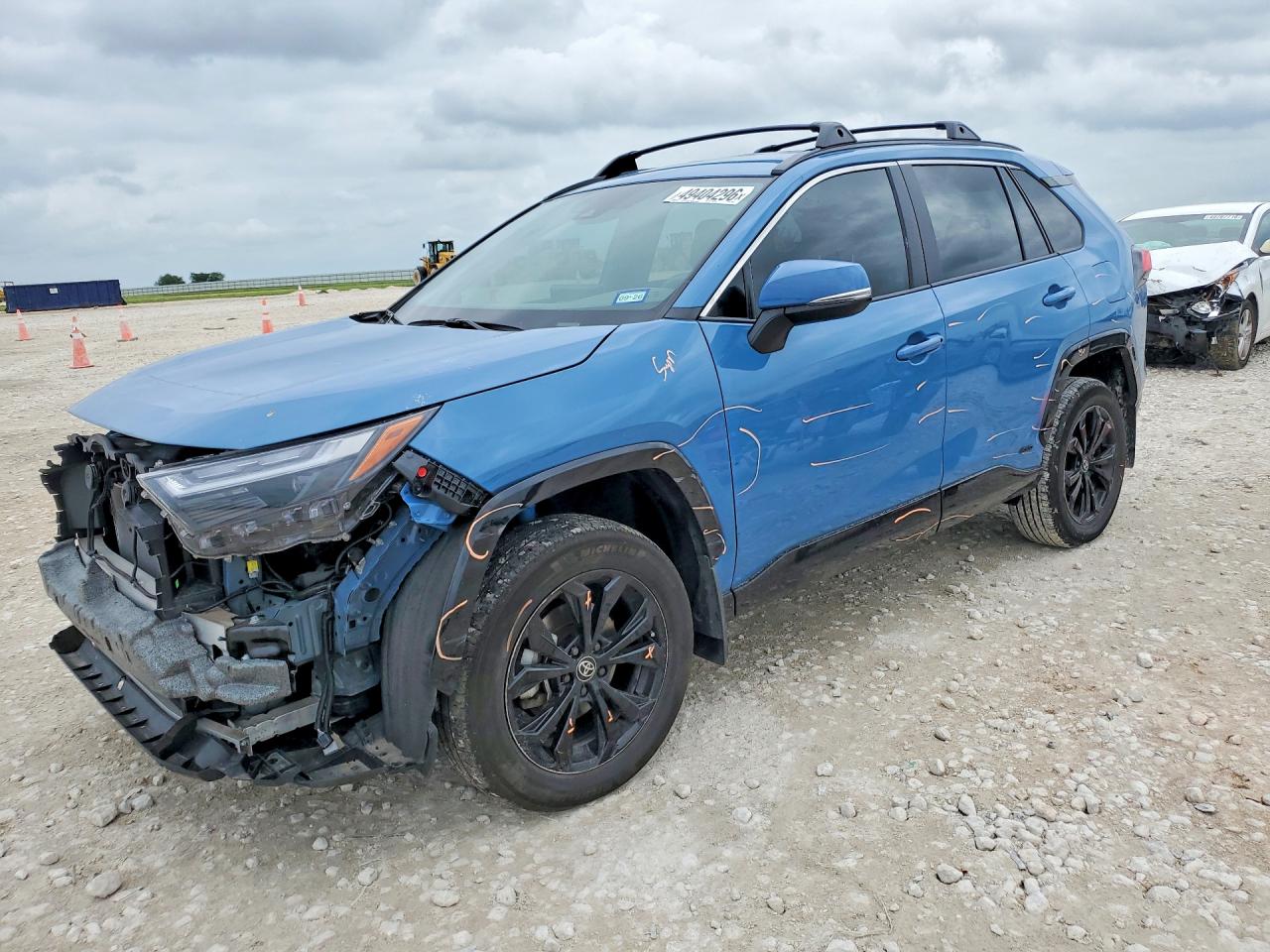 Salvage Toyota RAV4 Image