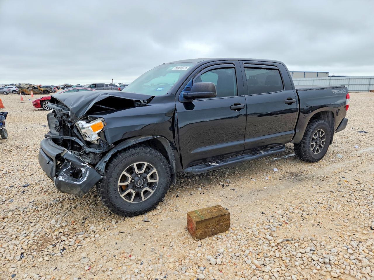 Salvage Toyota Tundra Image