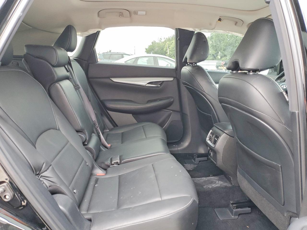 INFINITI Qx Luxe