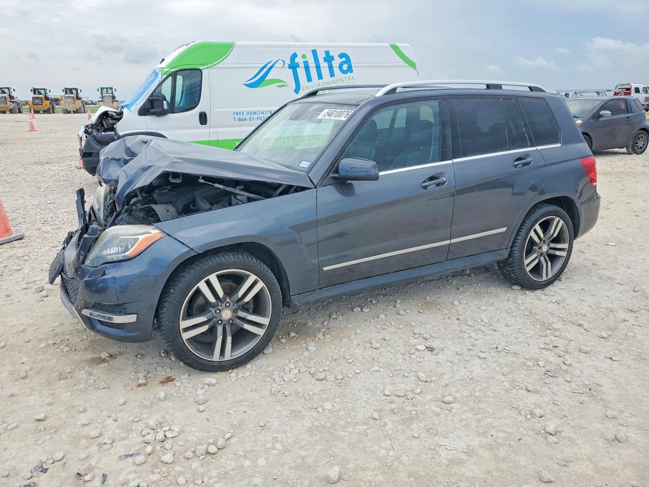 Salvage Mercedes-Benz GLK Image