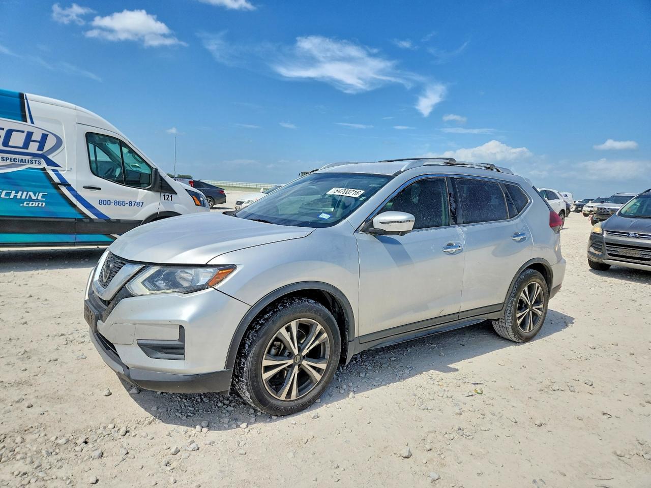 Salvage Nissan Rogue Image