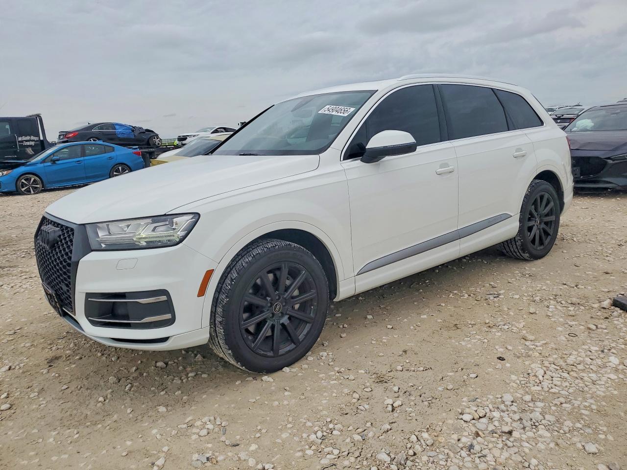 Salvage Audi Q7 Image