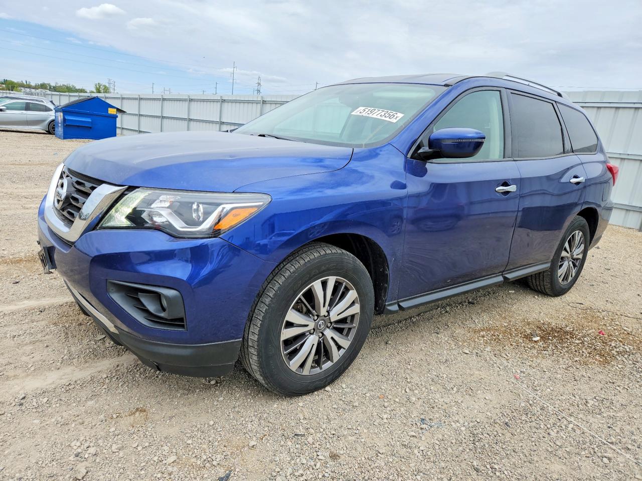 Salvage Nissan Pathfinder Image