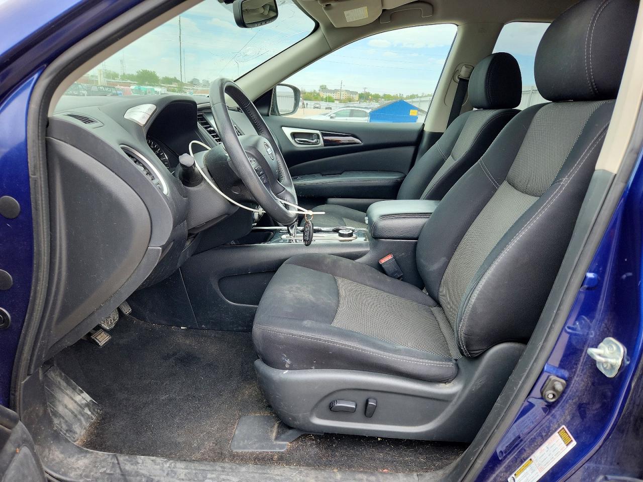 Nissan Pathfinder Sv