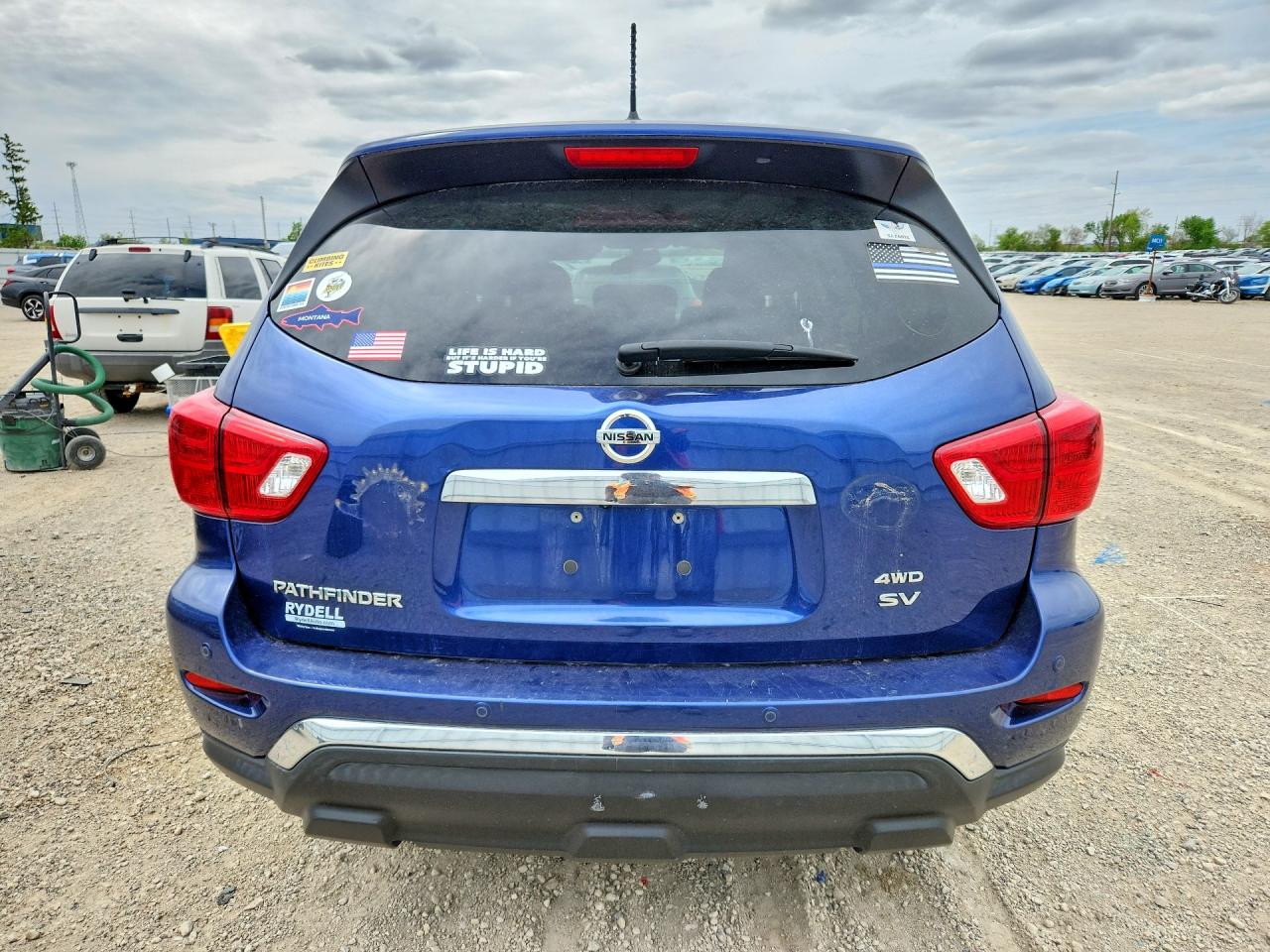 Nissan Pathfinder Sv