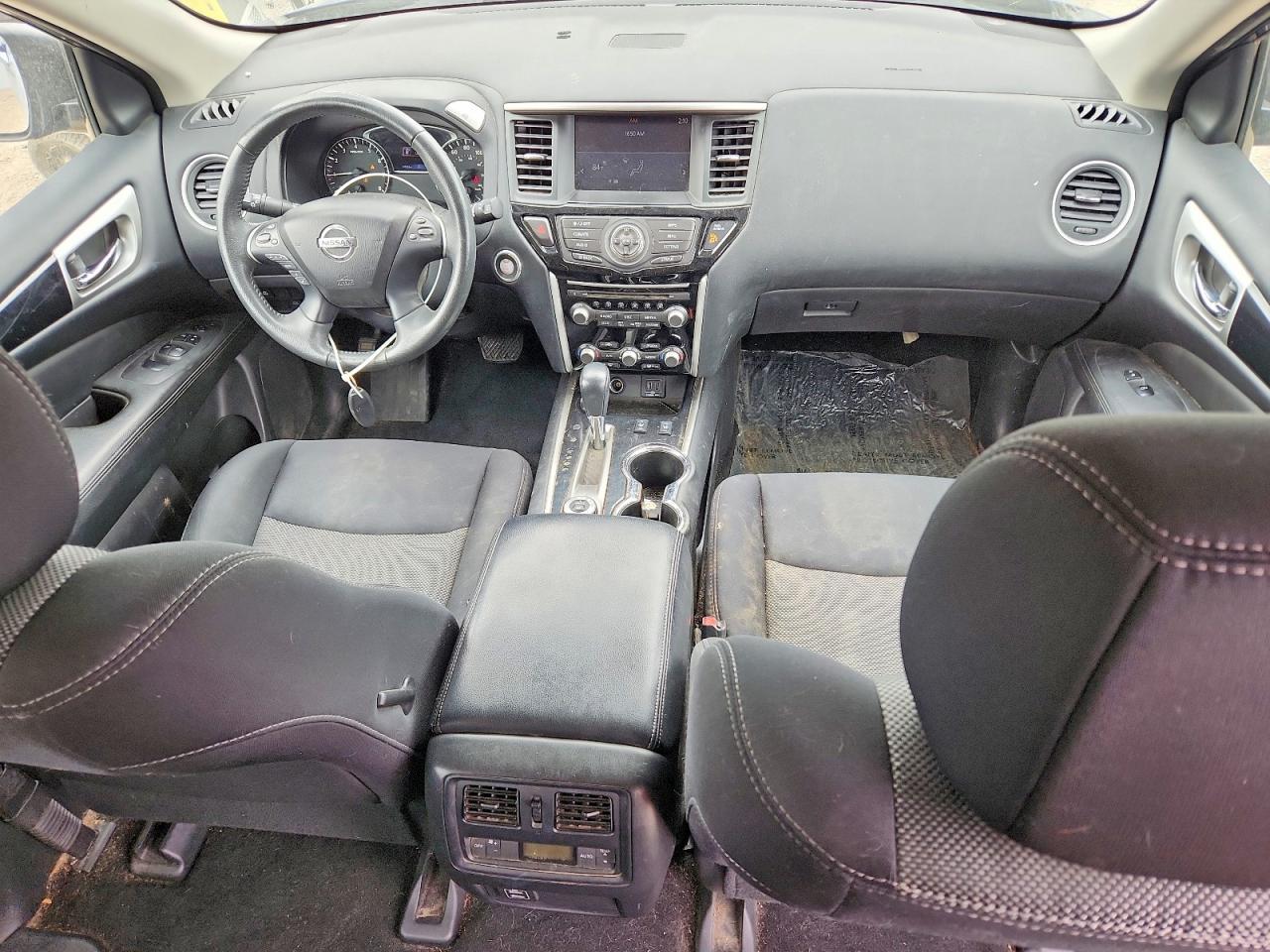 Nissan Pathfinder Sv
