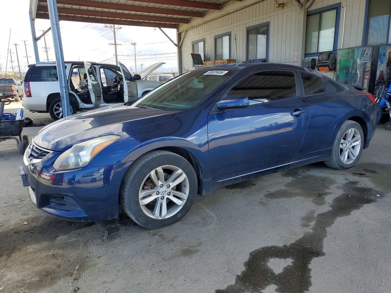 Salvage Nissan Altima Image