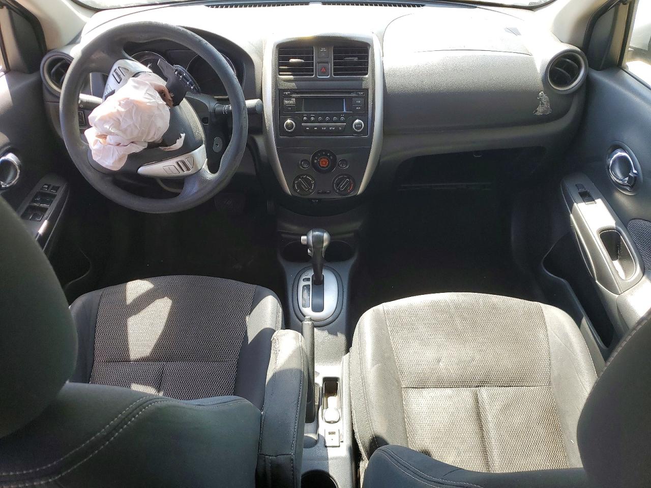 Nissan Versa 1.6 Sv