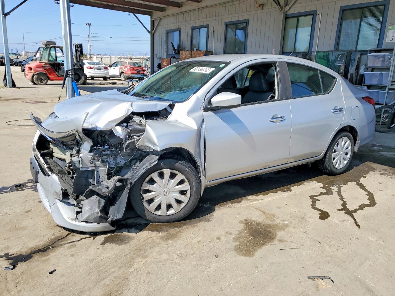 Salvage Nissan Versa Image