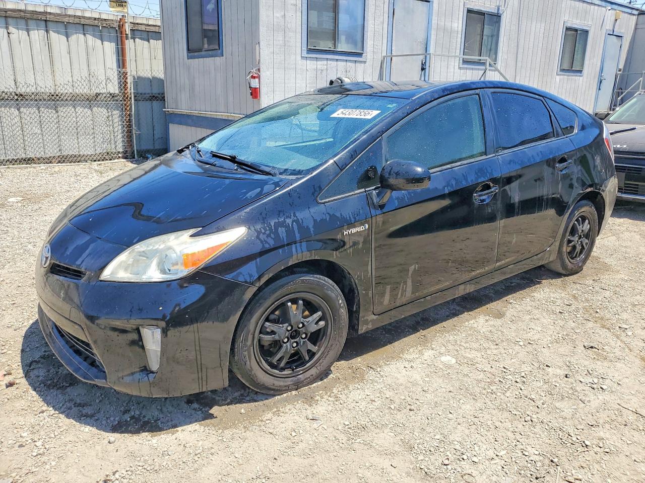 Salvage Toyota Prius Image