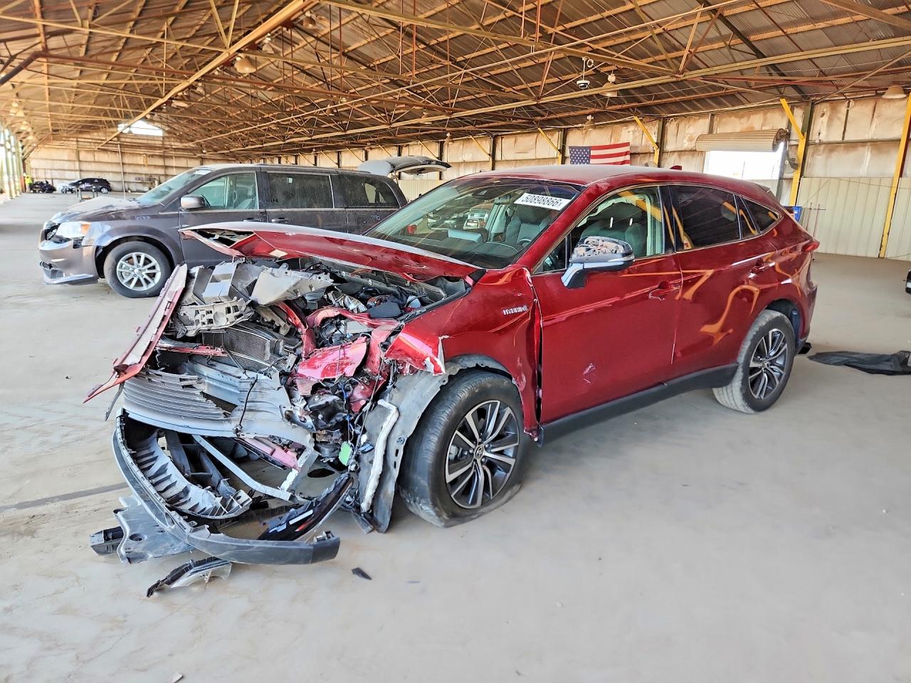 Salvage Toyota Venza Image