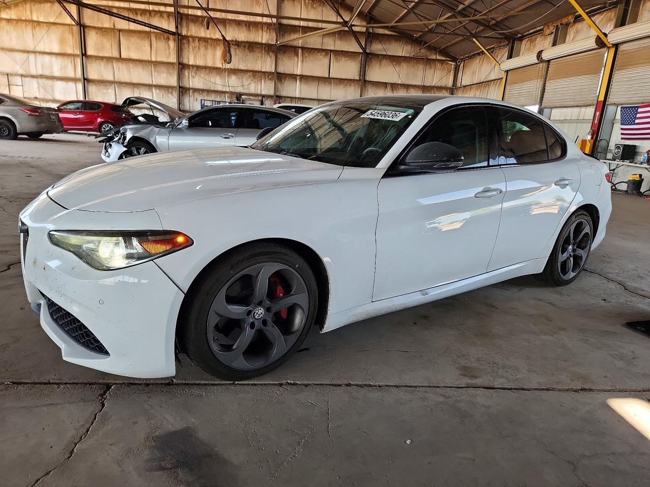 Salvage Alfa Romeo Giulia Image
