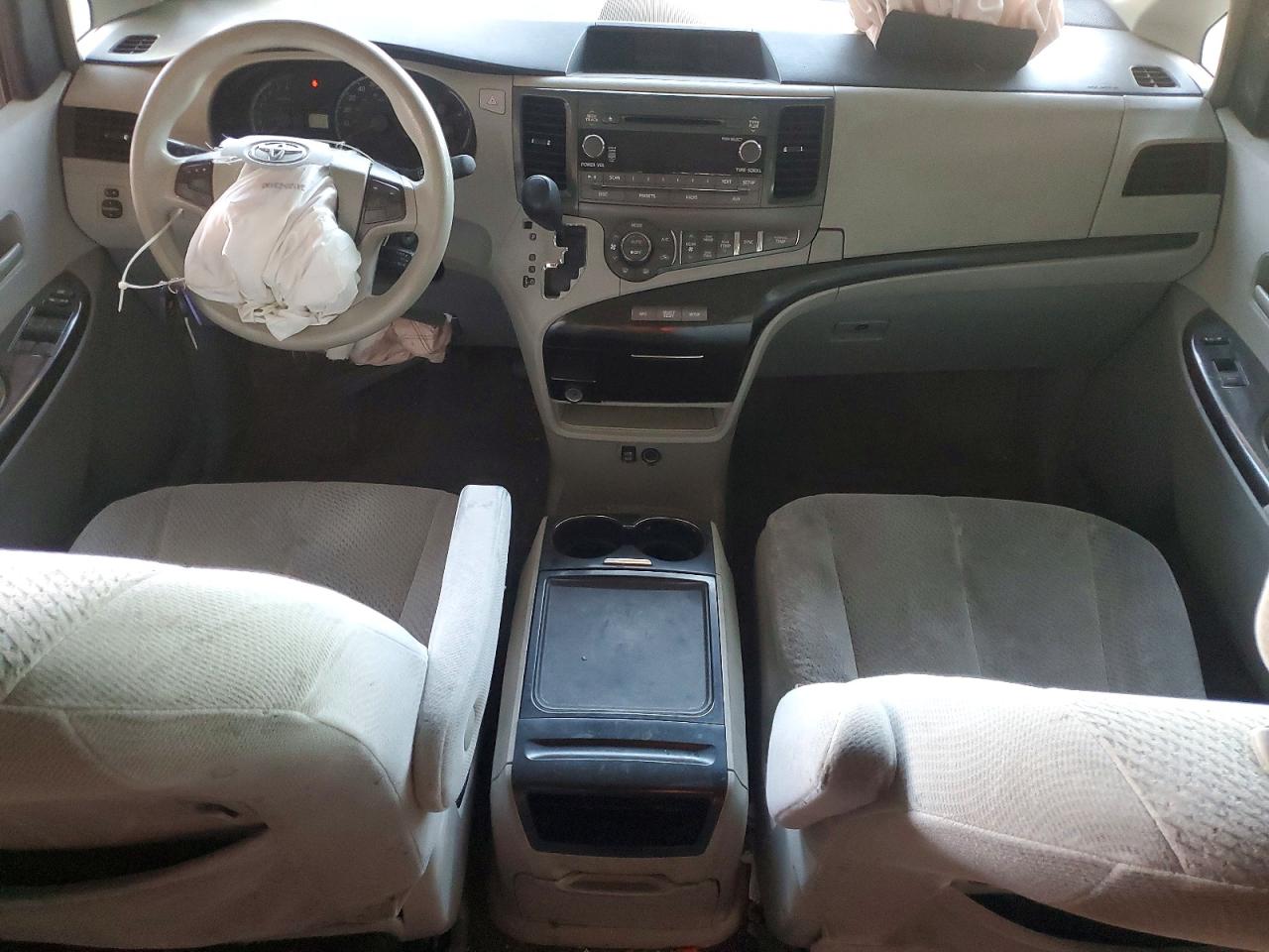 Toyota Sienna Le