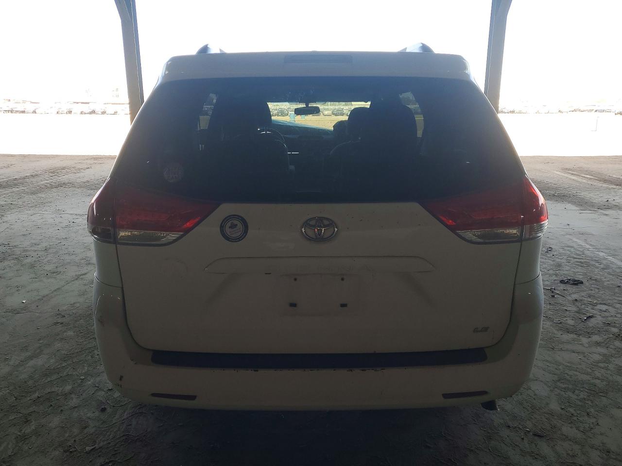 Toyota Sienna Le