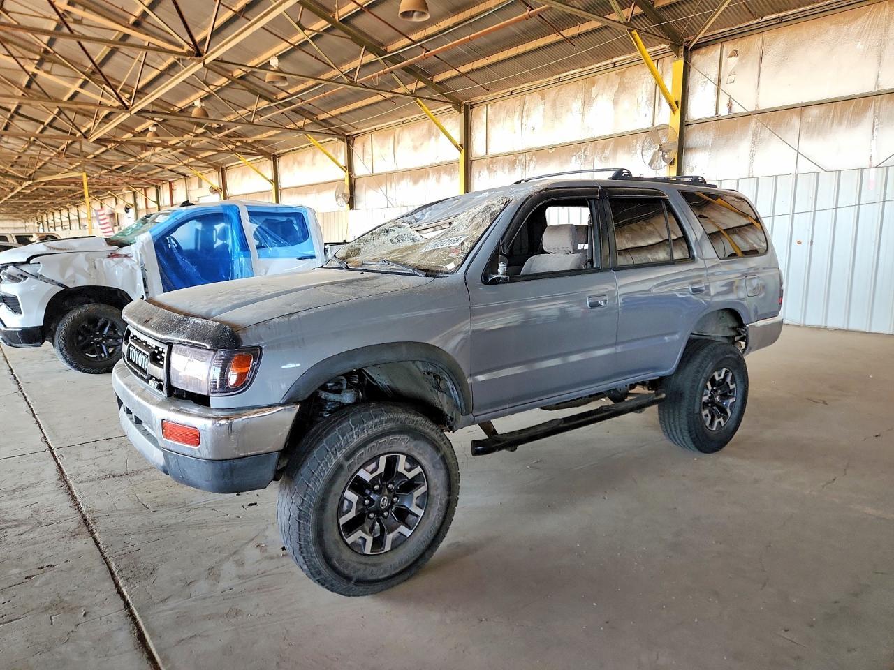 Salvage Toyota 4Runner Image